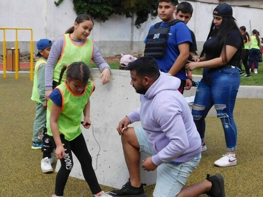 Adquisicin de material deportivo para niños